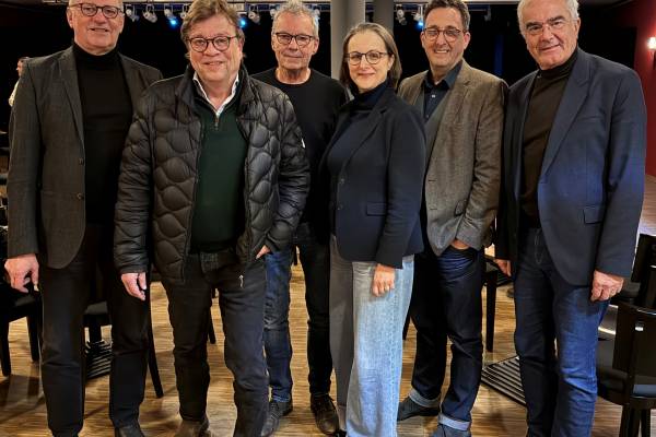 Von links: Axel Vornam, Béla Réthy, Wolfgang Heim, Izabela Beeken, Steffen Kübler, Guido Rebstock Von links: Axel Vornam, Béla Réthy, Wolfgang Heim, Izabela Beeken, Steffen Kübler, Guido Rebstock
